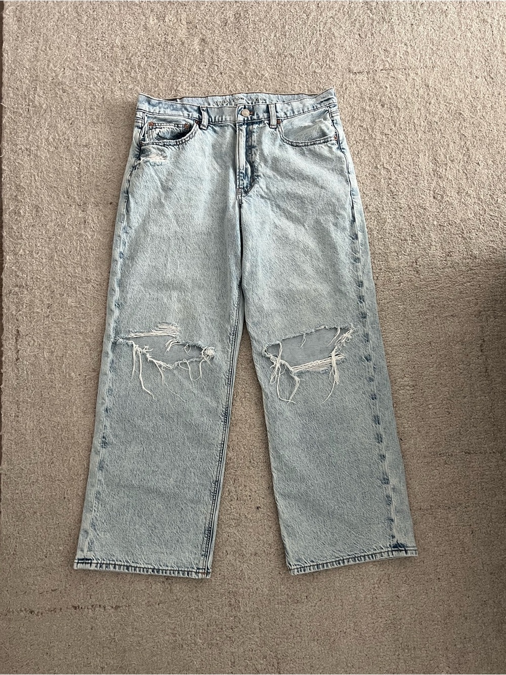 AE Stovepipe Ripped Jeans